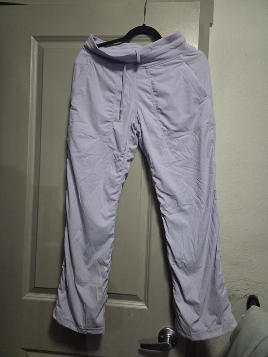 lululemon athletica Pants - lululemon athletica Women's Light Lavender Capris